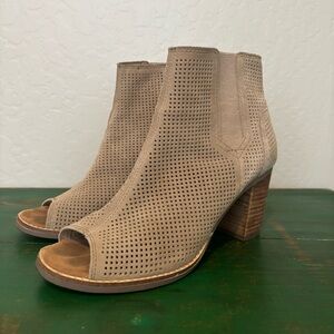 TOMS Tan Wood Block Open Toe Booties